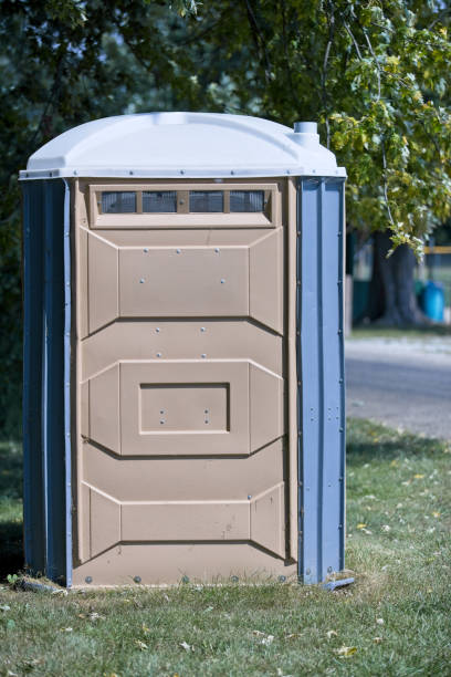 Best Porta potty rental near me  in Barry, IL