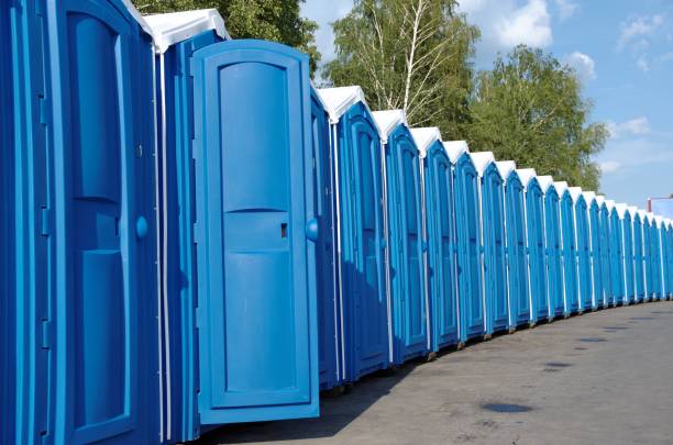Porta potty delivery and setup in Barry, IL